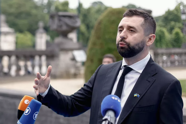 Рада чи фронт: чому мобілізація народних депутатів стала темою політичної дискусії та що пропонує змінити влада